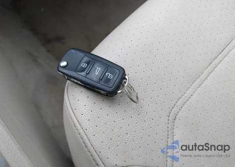 2015 Volkswagen Passat 2.0L Tdi Se z USA, uszkodzony, nr VIN 1VWBV7A34FC104202